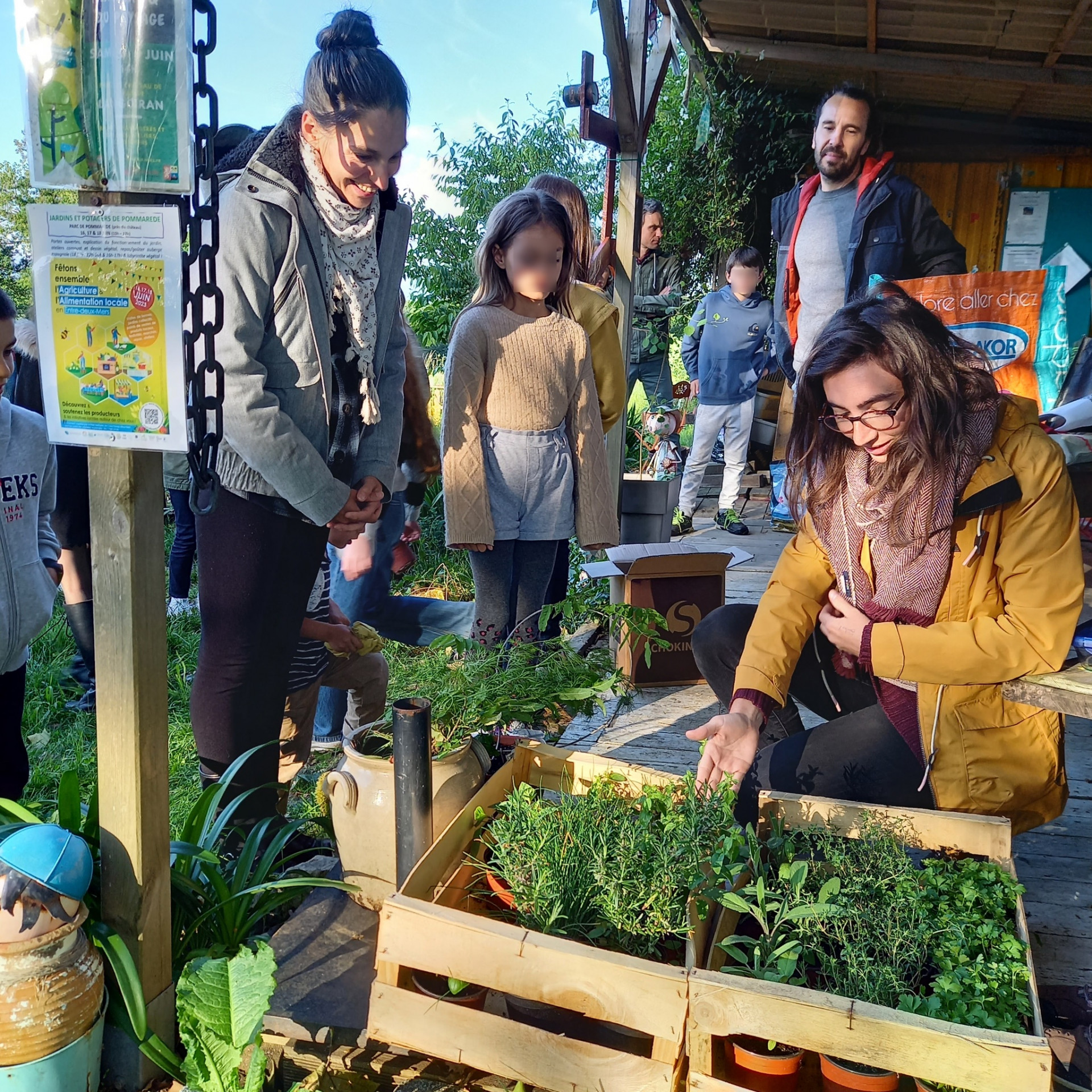 Remise de plants d'aromatiques aux Jardins Potagers de Pomarède (Langoiran)